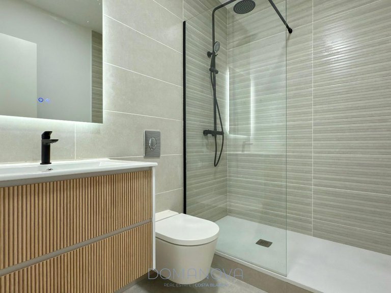 Town House for Sale in Alicante/alacant, Alicante 38