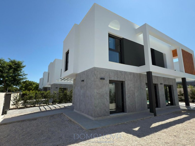 Town House for Sale in Alicante/alacant, Alicante 44