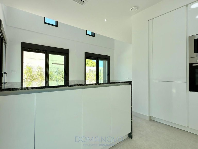 Town House for Sale in Alicante/alacant, Alicante 11