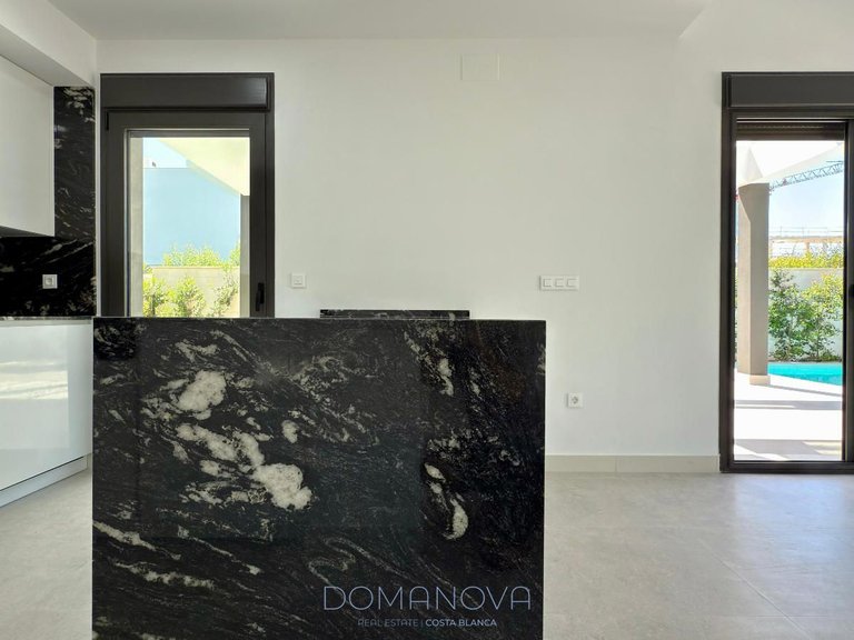 Town House for Sale in Alicante/alacant, Alicante 7