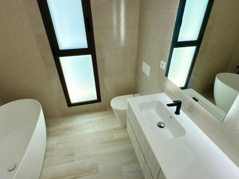 Town House for Sale in Alicante/alacant, Alicante 25