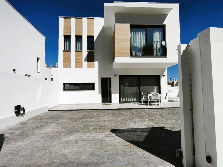 Town House for Sale in Dénia, Alicante 1