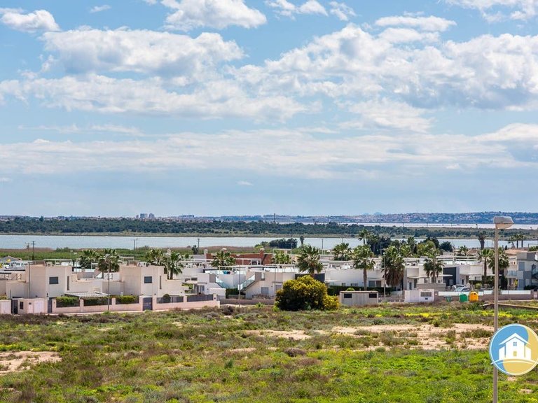 Villa for Sale in Los Montesinos 38