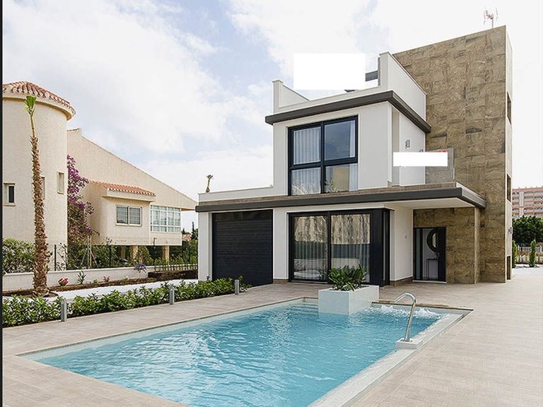 Villa for Sale in Dehesa De Campoamor 2