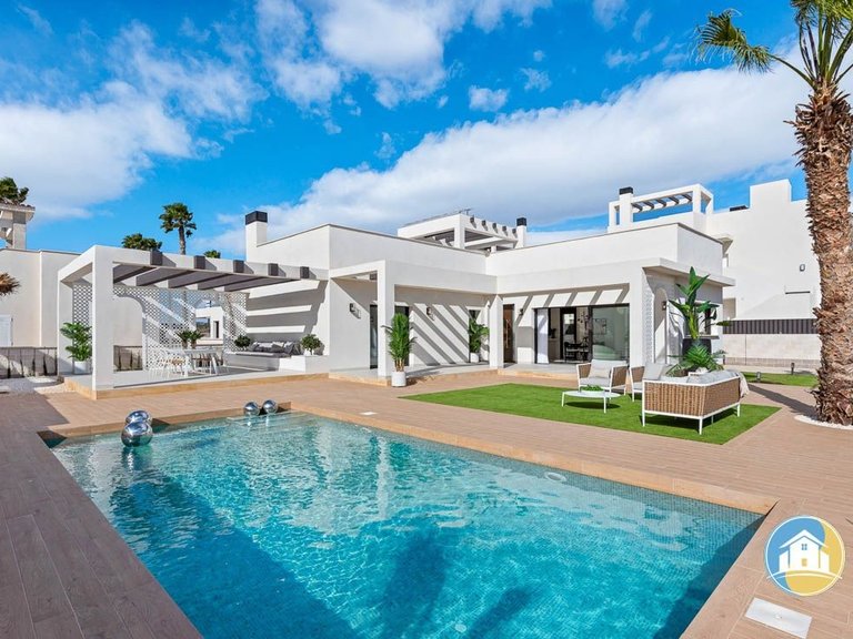 Villa for Sale in Ciudad Quesada 1