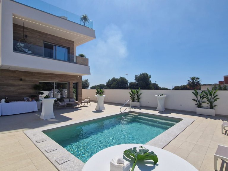 Villa for Sale in Torre De La Horadada 1