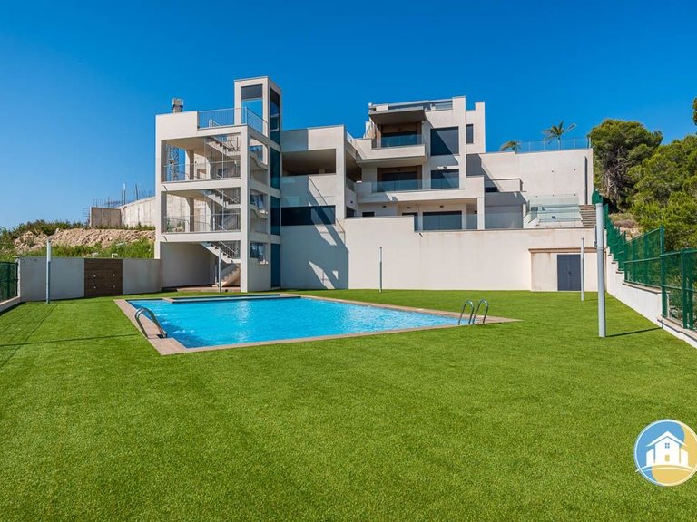 Villa for Sale in San Miguel De Salinas 5
