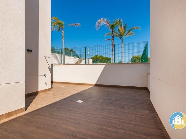 Villa for Sale in San Miguel De Salinas 6