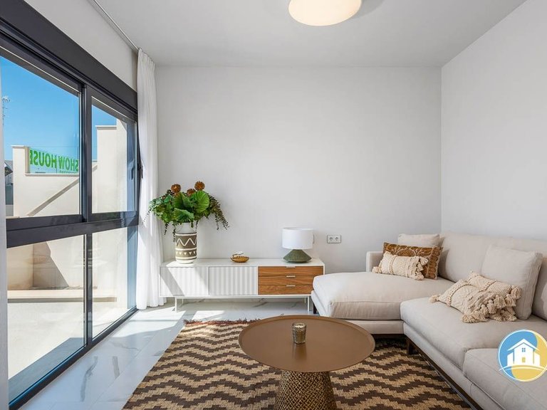 Villa for Sale in San Miguel De Salinas 15