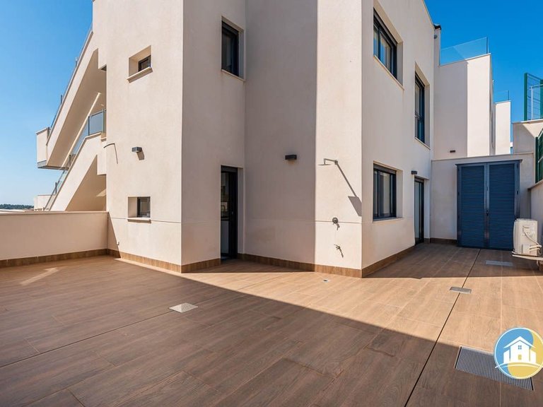 Villa for Sale in San Miguel De Salinas 33