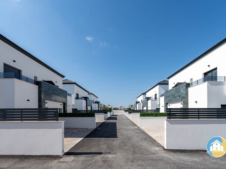 Town House for Sale in Santa Pola 28