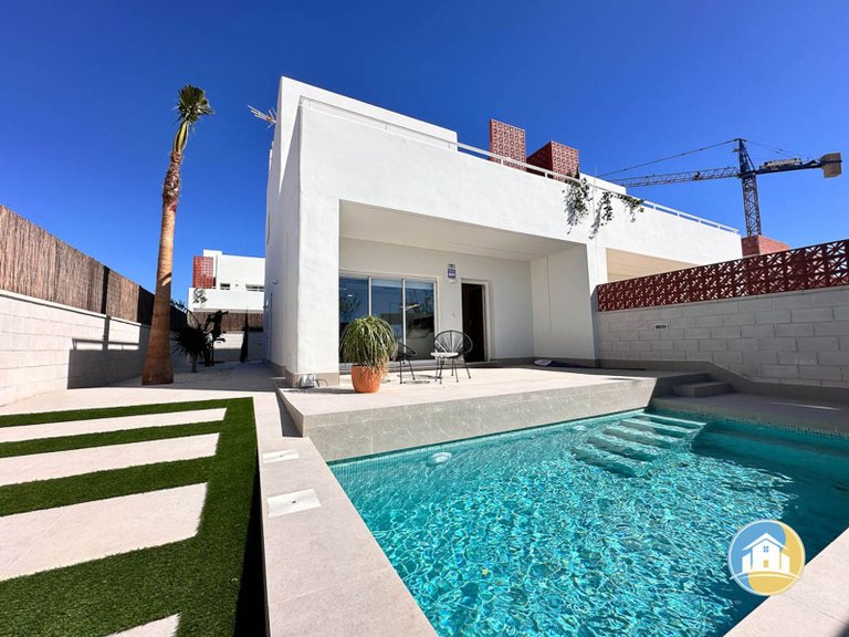 Villa for Sale in Pilar De La Horadada 1