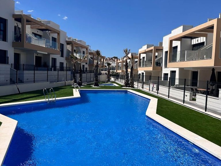 Penthouse for Sale in Villamartin 3