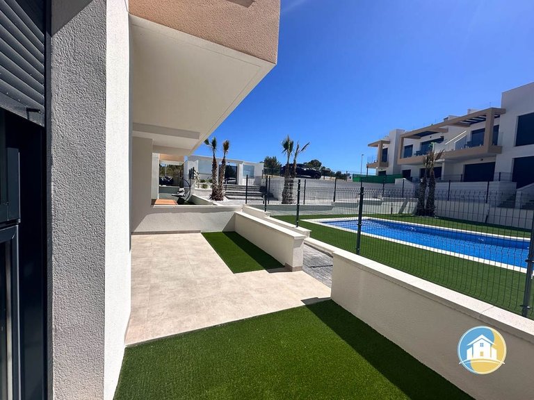 Penthouse for Sale in Villamartin 4