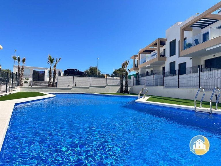Penthouse for Sale in Villamartin 21