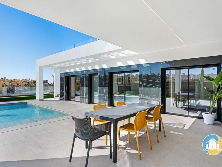 Villa for Sale in Algorfa 2