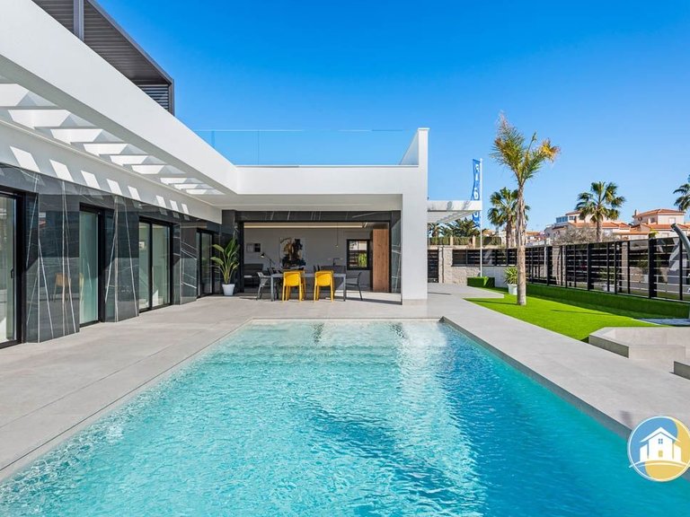 Villa for Sale in Algorfa 3