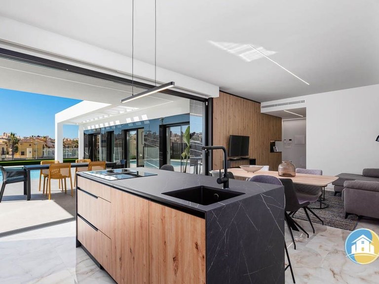 Villa for Sale in Algorfa 38