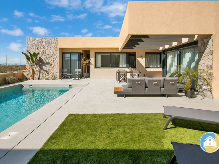 Villa for Sale in Baños Y Mendigo 1