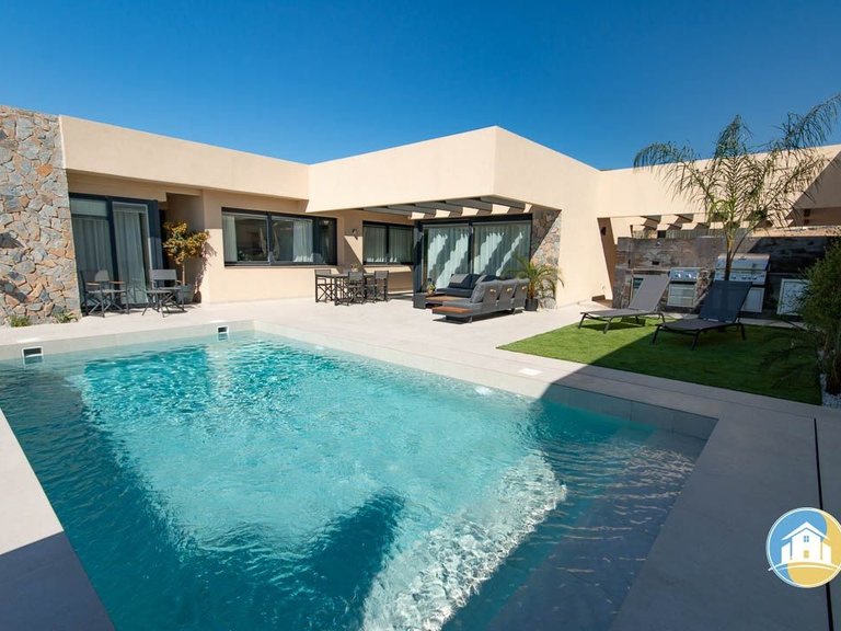 Villa for Sale in Baños Y Mendigo 2