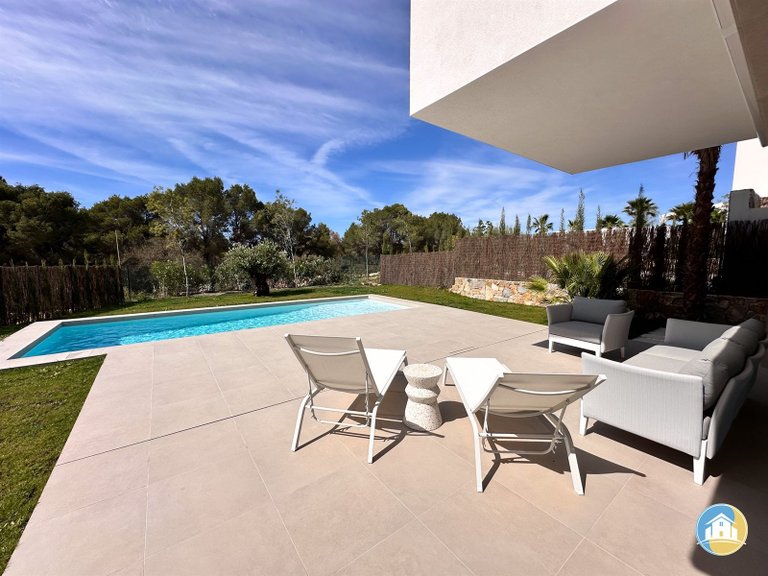 Villa for Sale in Dehesa De Campoamor 1