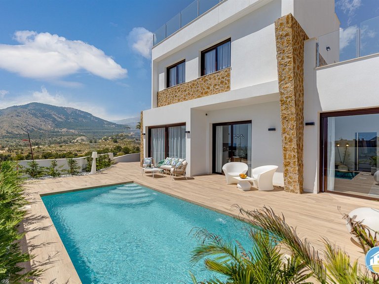 Villa for Sale in Finestrat 1