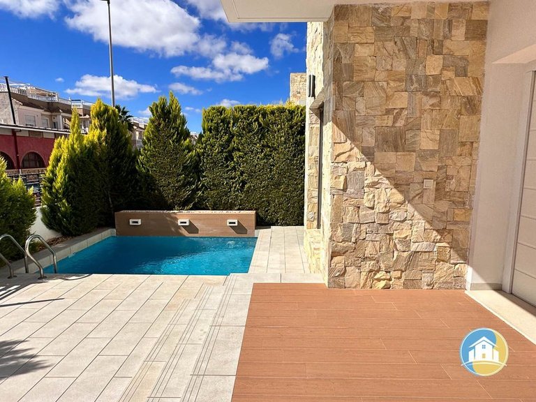 Villa for Sale in Los Alcazares 8
