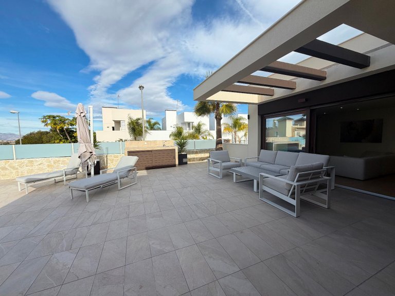 Villa for Sale in Rojales 2