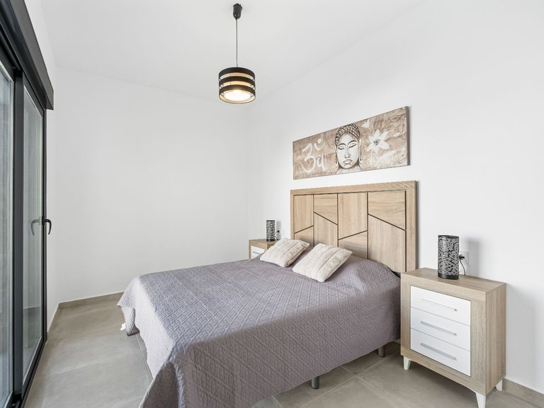 Villa for Sale in Daya Nueva 13