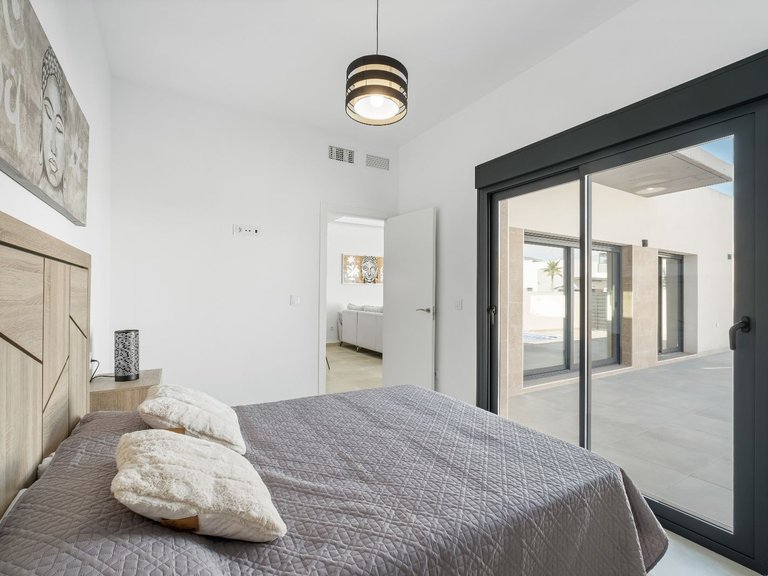 Villa for Sale in Daya Nueva 14