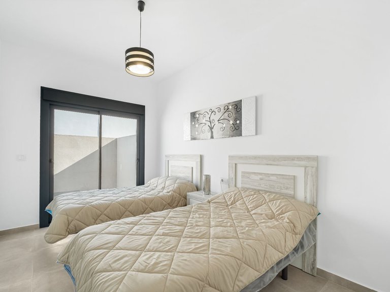 Villa for Sale in Daya Nueva 15