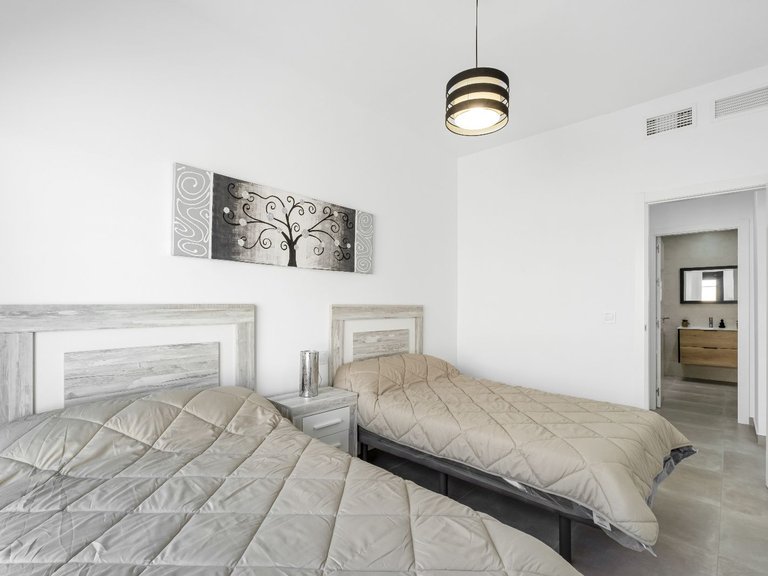 Villa for Sale in Daya Nueva 16