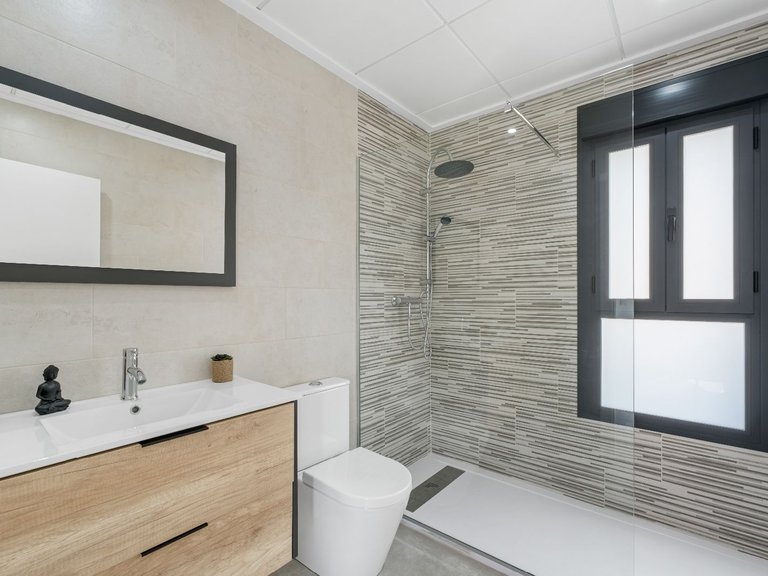 Villa for Sale in Daya Nueva 17