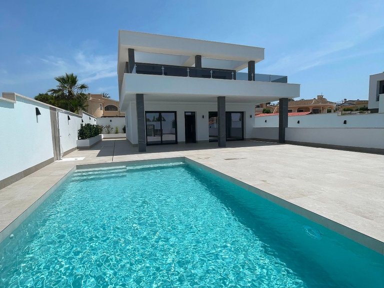Villa for Sale in Ciudad Quesada 1