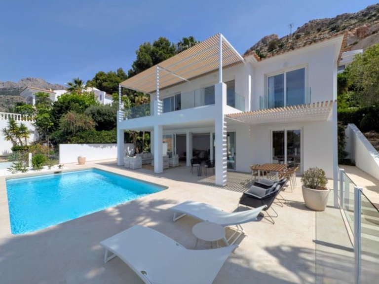 Villa for Sale in Altea 1