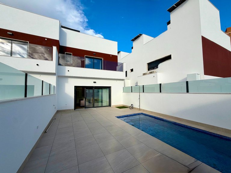 Town House for Sale in Santiago De La Ribera 1