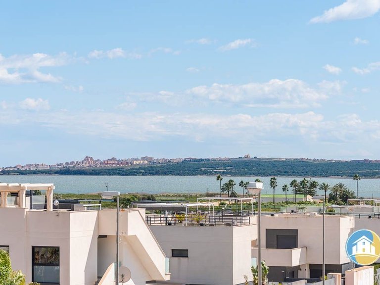 Villa for Sale in Los Montesinos 2