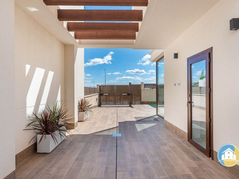 Villa for Sale in Los Montesinos 6