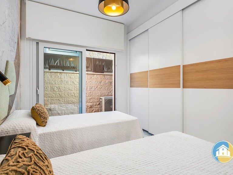 Villa for Sale in Los Montesinos 28