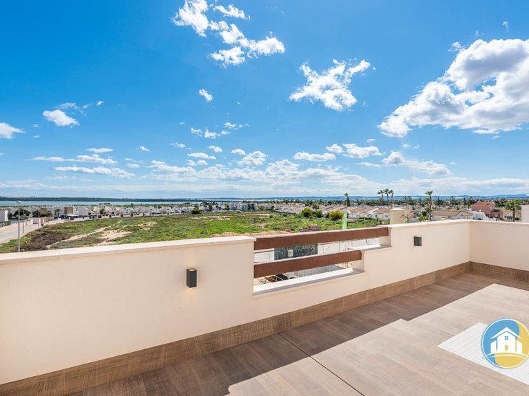 Villa for Sale in Los Montesinos 37
