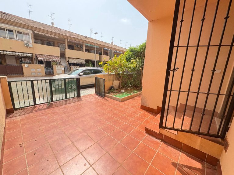 Town House for Sale in Santiago De La Ribera 1