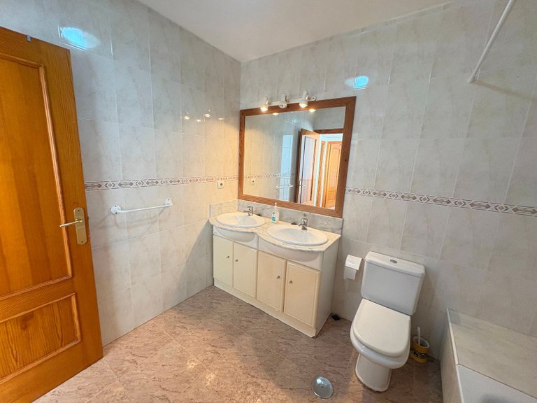 Town House for Sale in Santiago De La Ribera 28