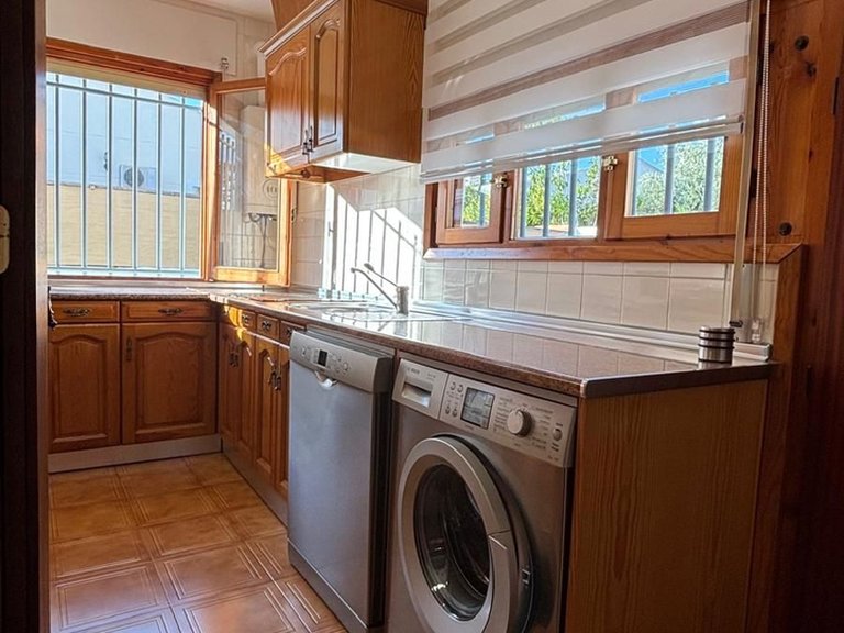 Villa for Sale in Santiago De La Ribera 28