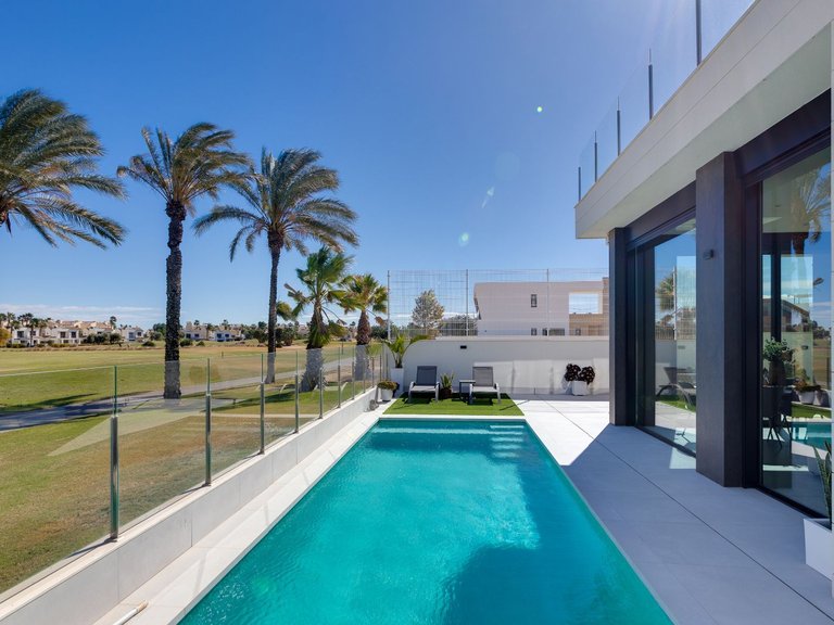 Villa for Sale in Pilar De La Horadada 1
