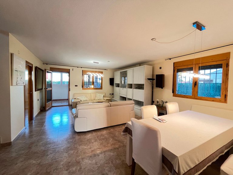 Villa for Sale in Los Urrutias 28