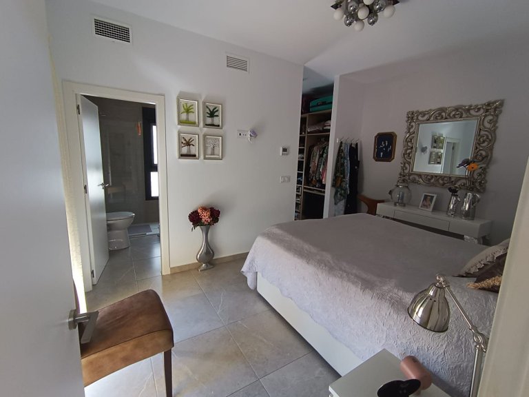 Villa for Sale in Daya Nueva 8