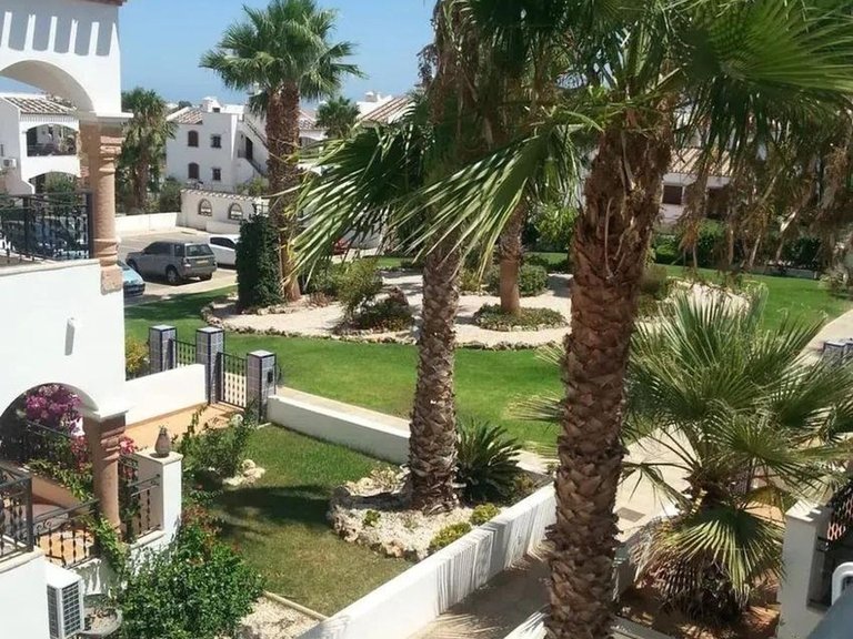 Town House for Sale in Villamartin 25