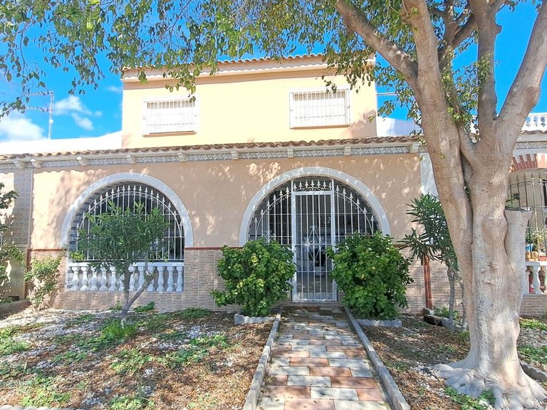 Villa for Sale in Los Alcazares 1