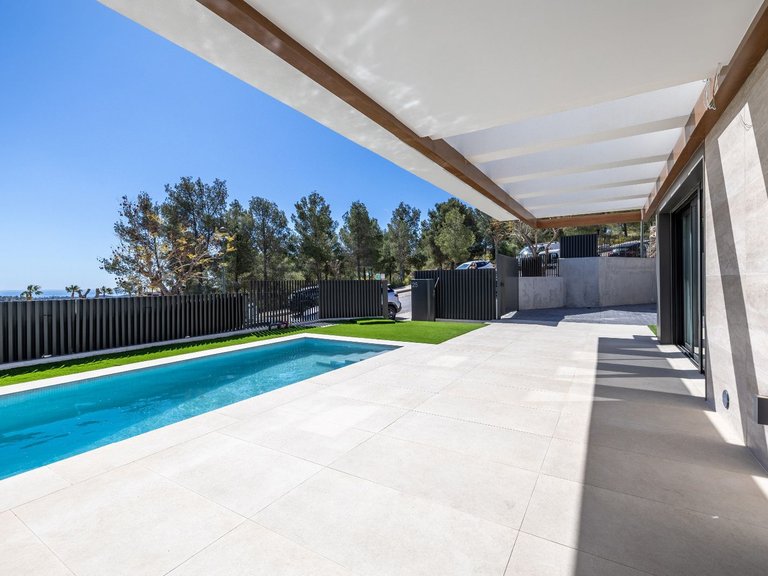 Villa for Sale in Polop 3