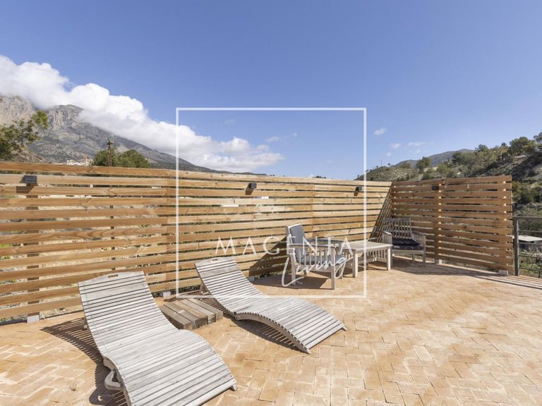 Villa for Sale in Finestrat, Alicante 3